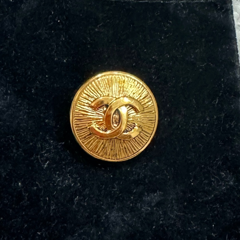 CHANEL Single Vintage Gold Plated